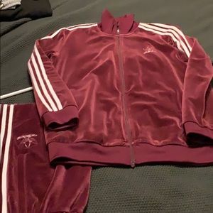 Mens adidas velour track suite Size L in burgundy